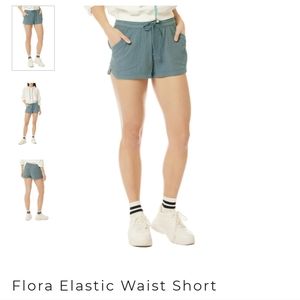 SOLD- UNIONBAY JUNIORS FLORA SHORTS